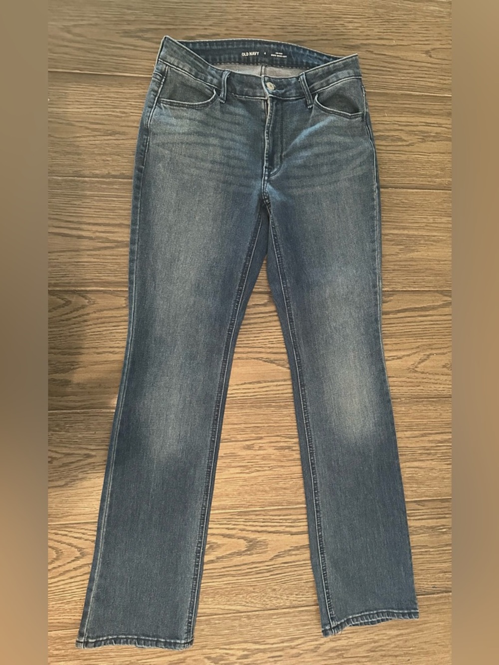 Old Navy women's medium wash blue jeans
